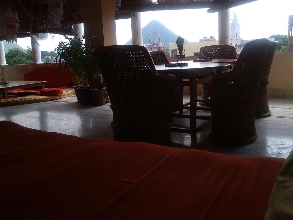 Hotel Mama Luna Pushkar Bagian luar foto
